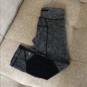 Lululemon Capri pants